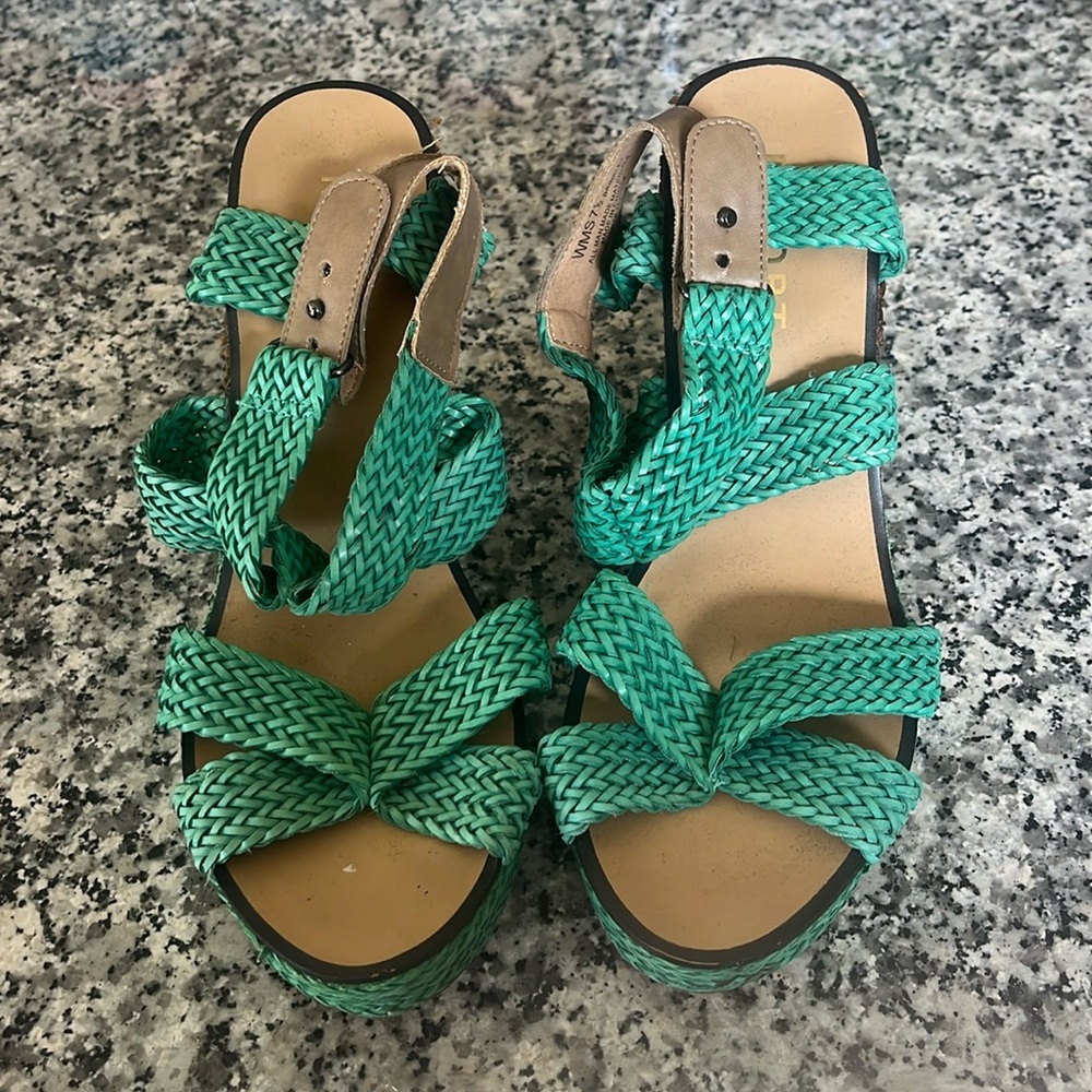 Report wedges